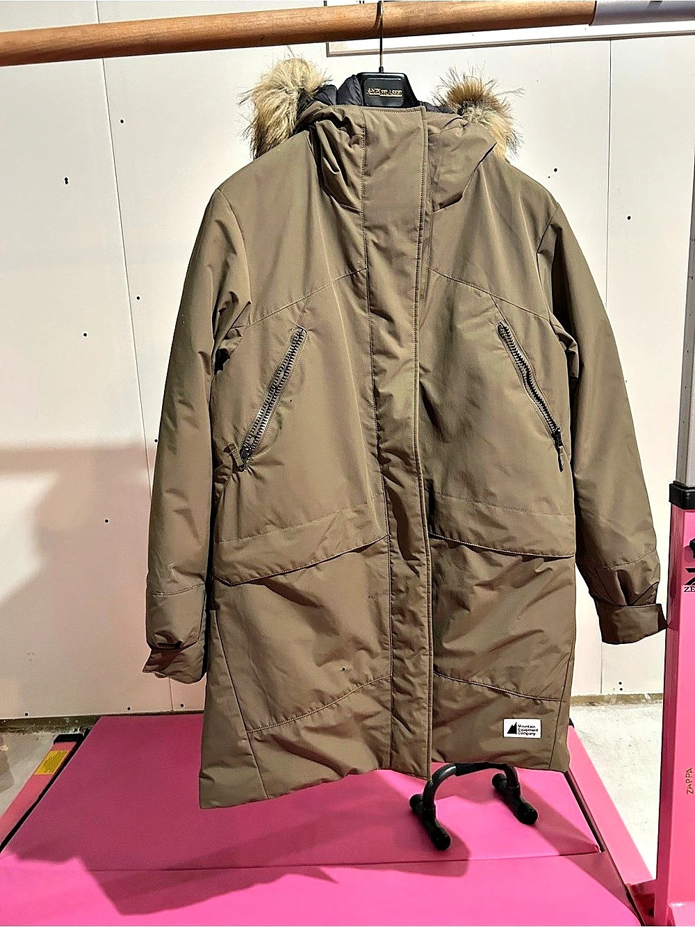 MEC Women’s Long Insulated Winter Parka with Faux Fur Hood | Large